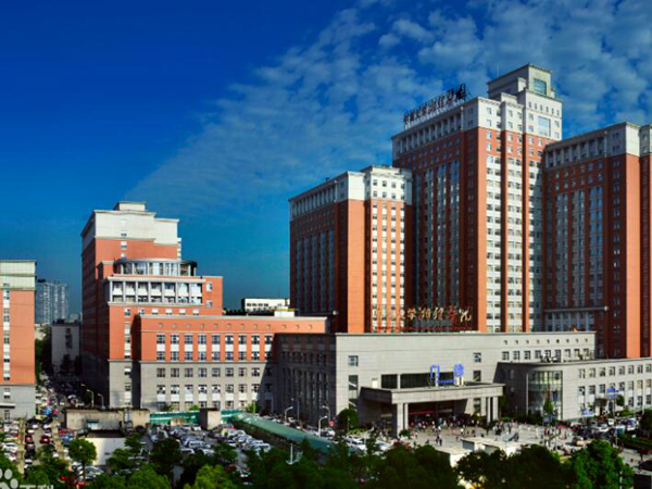 中南大學(xué)湘雅醫(yī)院.jpg